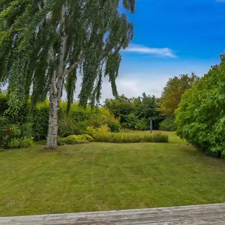 Dom wakacyjny Summer House Among Fields Near Mons Klint *