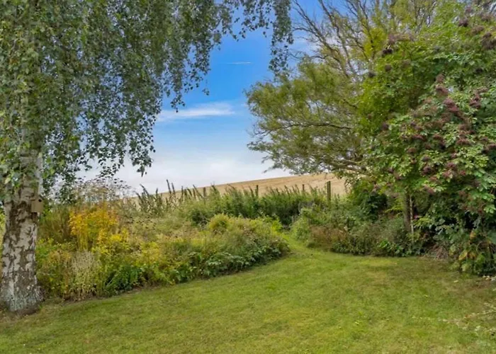 度假居 Summer House Among Fields Near Mons Klint *